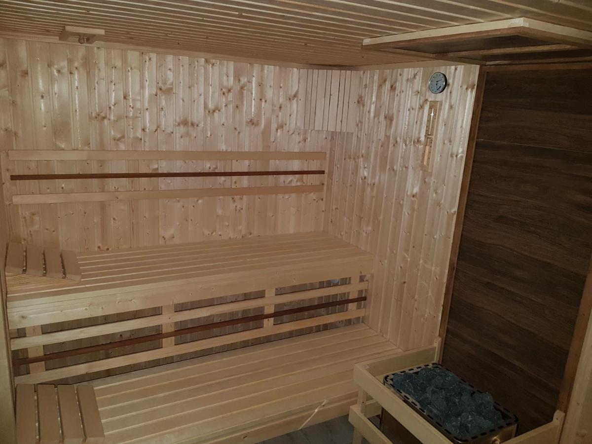 Hotel - Restauracja "Sloneczna" ياروتْشين المظهر الخارجي الصورة