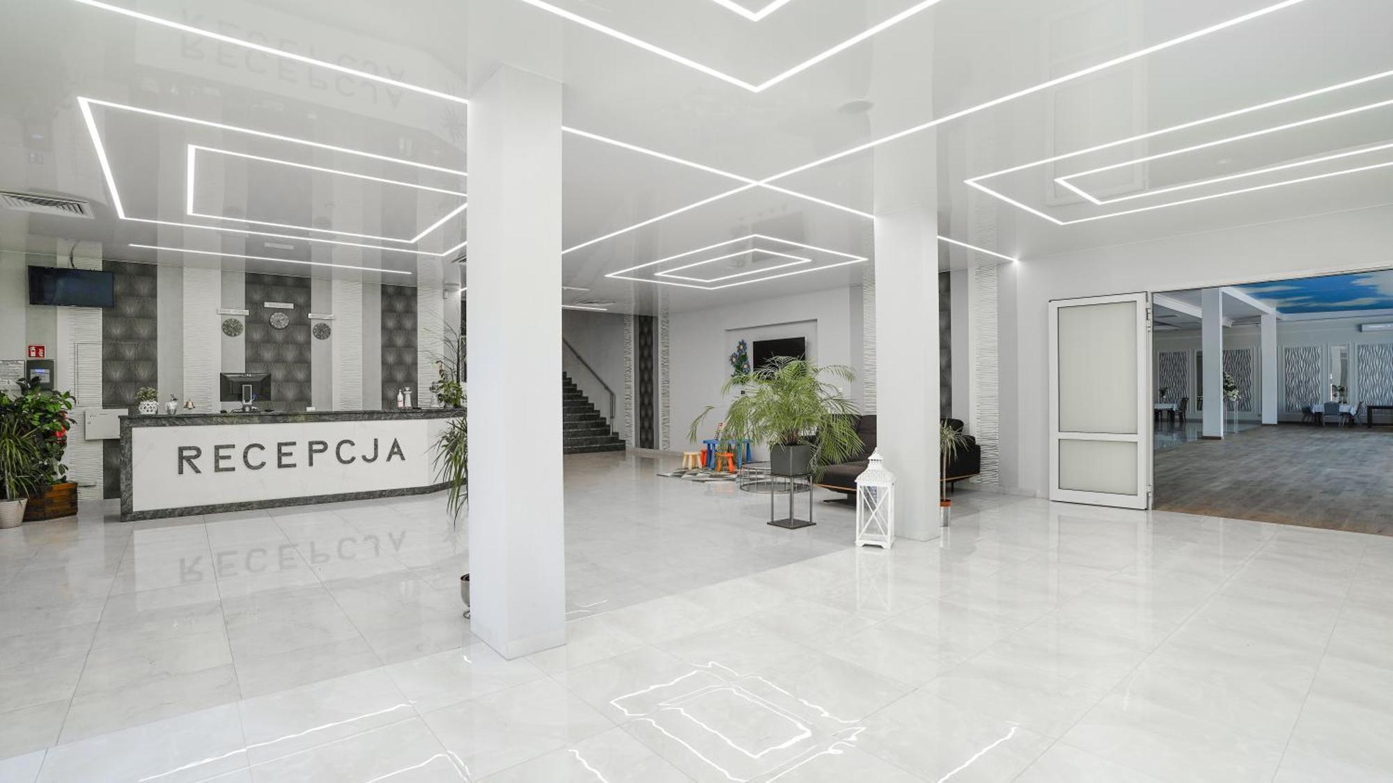 Hotel - Restauracja "Sloneczna" ياروتْشين المظهر الخارجي الصورة
