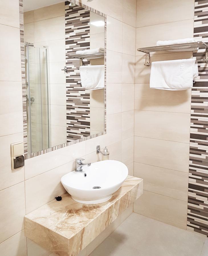 Hotel - Restauracja "Sloneczna" ياروتْشين المظهر الخارجي الصورة