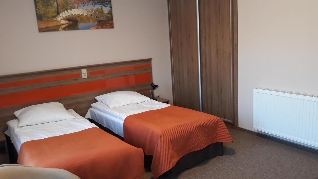 Hotel - Restauracja "Sloneczna" ياروتْشين المظهر الخارجي الصورة