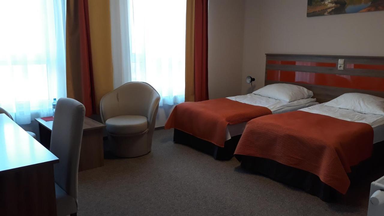 Hotel - Restauracja "Sloneczna" ياروتْشين المظهر الخارجي الصورة